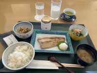 テーブルの上にある料理
AI 生成コンテンツは誤りを含む可能性があります。