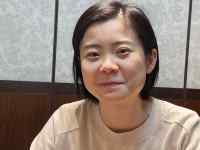 女性の顔
AI 生成コンテンツは誤りを含む可能性があります。