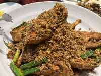 皿の上の食べ物
AI 生成コンテンツは誤りを含む可能性があります。