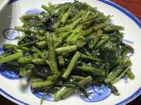 皿の上の料理
AI 生成コンテンツは誤りを含む可能性があります。