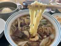 皿の上にあるスープ
AI 生成コンテンツは誤りを含む可能性があります。