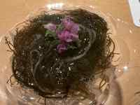 テーブル, 座る, 水, ケーキ が含まれている画像
AI 生成コンテンツは誤りを含む可能性があります。