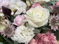 ピンクの花
AI 生成コンテンツは誤りを含む可能性があります。