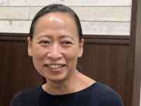 窓の前にいる男性
AI 生成コンテンツは誤りを含む可能性があります。