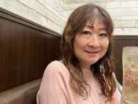 女性の顔
AI 生成コンテンツは誤りを含む可能性があります。