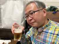 食品, 男, メガネ, テーブル が含まれている画像
AI 生成コンテンツは誤りを含む可能性があります。