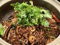 食品, ボウル, いっぱい, 座る が含まれている画像
AI 生成コンテンツは誤りを含む可能性があります。