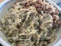 ボウルに入った料理
AI 生成コンテンツは誤りを含む可能性があります。