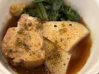 皿の上の料理
AI 生成コンテンツは誤りを含む可能性があります。