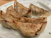 食品, 皿, テーブル, 座る が含まれている画像
AI 生成コンテンツは誤りを含む可能性があります。