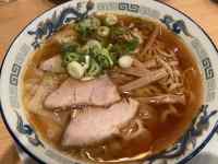 皿の上のシチュー
AI 生成コンテンツは誤りを含む可能性があります。