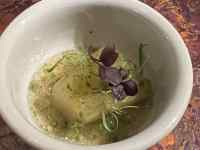 ボウルの中に入っているスープ
AI 生成コンテンツは誤りを含む可能性があります。