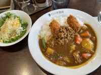 皿の上にあるスープ
AI 生成コンテンツは誤りを含む可能性があります。