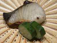 食品, 作品, 座る, 木製 が含まれている画像
AI 生成コンテンツは誤りを含む可能性があります。