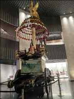 窓がたくさんある部屋
AI 生成コンテンツは誤りを含む可能性があります。