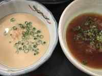 ボウルの中に入っているスープ
AI 生成コンテンツは誤りを含む可能性があります。