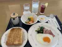 ドーナツとコーヒー
AI 生成コンテンツは誤りを含む可能性があります。