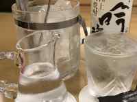 ガラスのコップ
AI 生成コンテンツは誤りを含む可能性があります。