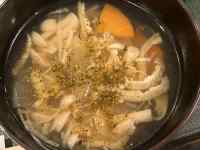 フライパンの中の料理
AI 生成コンテンツは誤りを含む可能性があります。