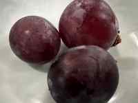 テーブルの上にある数種類のフルーツ
AI 生成コンテンツは誤りを含む可能性があります。