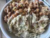 ボウルに入った料理
AI 生成コンテンツは誤りを含む可能性があります。