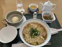 テーブルの上にあるスープ
AI 生成コンテンツは誤りを含む可能性があります。