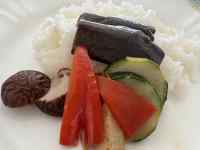 皿の上の食べ物
AI 生成コンテンツは誤りを含む可能性があります。