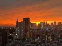 夕日が見える街並み
AI 生成コンテンツは誤りを含む可能性があります。