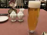 ビールの入ったグラス
AI 生成コンテンツは誤りを含む可能性があります。