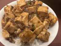 皿に盛られた食べ物
AI 生成コンテンツは誤りを含む可能性があります。