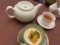 テーブルの上にあるコーヒー
AI 生成コンテンツは誤りを含む可能性があります。