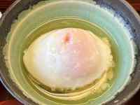 カップ, テーブル, コーヒー, 皿 が含まれている画像
AI 生成コンテンツは誤りを含む可能性があります。