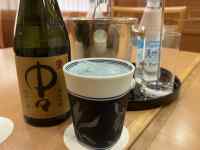 テーブルの上にあるビール
AI 生成コンテンツは誤りを含む可能性があります。