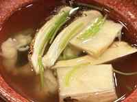 食品, ボウル, テーブル, 座る が含まれている画像
AI 生成コンテンツは誤りを含む可能性があります。