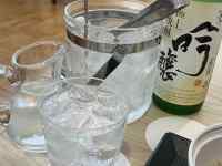 �e�[�u��, �H�i, ����, �J�b�v ���܂܂�Ă���摜

AI �����R���e���c�͌����܂މ\��������܂��B