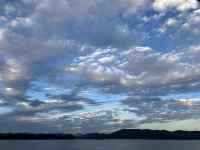 �_�̊Ԃ��猩����C

AI �����R���e���c�͌����܂މ\��������܂��B