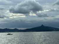 �C�̏�̉_

AI �����R���e���c�͌����܂މ\��������܂��B