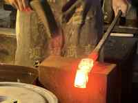 ����, �L�b�`��, �e�[�u��, ���� ���܂܂�Ă���摜

AI �����R���e���c�͌����܂މ\��������܂��B