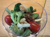 �{�E���̒��ɂ���T���_

AI �����R���e���c�͌����܂މ\��������܂��B