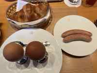 �e�[�u���̏�̐H�ו�

AI �����R���e���c�͌����܂މ\��������܂��B