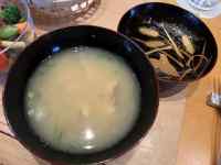 �e�[�u��, �J�b�v, �H�i, �R�[�q�[ ���܂܂�Ă���摜

AI �����R���e���c�͌����܂މ\��������܂��B