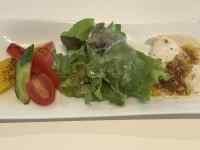 �M�̏�̓��Ɩ�؂̃T���_

AI �����R���e���c�͌����܂މ\��������܂��B