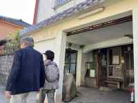 �����̑O�ɗ����Ă���l

AI �����R���e���c�͌����܂މ\��������܂��B