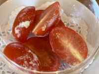 �{�E���̒��ɓ����Ă���H�ו�

AI �����R���e���c�͌����܂މ\��������܂��B