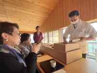 �����̒��ɂ���j��

AI �����R���e���c�͌����܂މ\��������܂��B