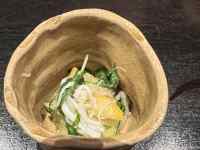 �{�E���̒��ɓ����Ă���H�ו�

AI �����R���e���c�͌����܂މ\��������܂��B