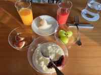 �e�[�u��, �H�i, �M, ���K�l ���܂܂�Ă���摜

AI �����R���e���c�͌����܂މ\��������܂��B