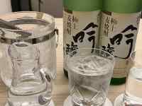 �K���X�̕r

AI �����R���e���c�͌����܂މ\��������܂��B