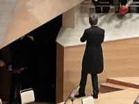 �e�[�u��, ����, �j, �E�H�[�L���O ���܂܂�Ă���摜

AI �����R���e���c�͌����܂މ\��������܂��B