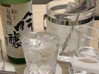 �e�[�u��, �J�b�v, ����, �H�i ���܂܂�Ă���摜

AI �����R���e���c�͌����܂މ\��������܂��B